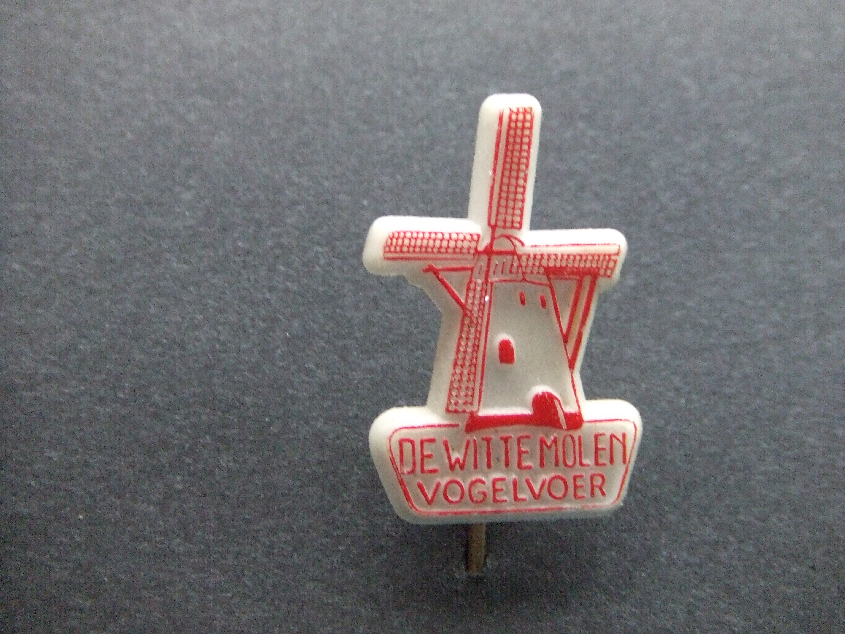 De Witte molen vogelvoer land van Heusden en Altena rood